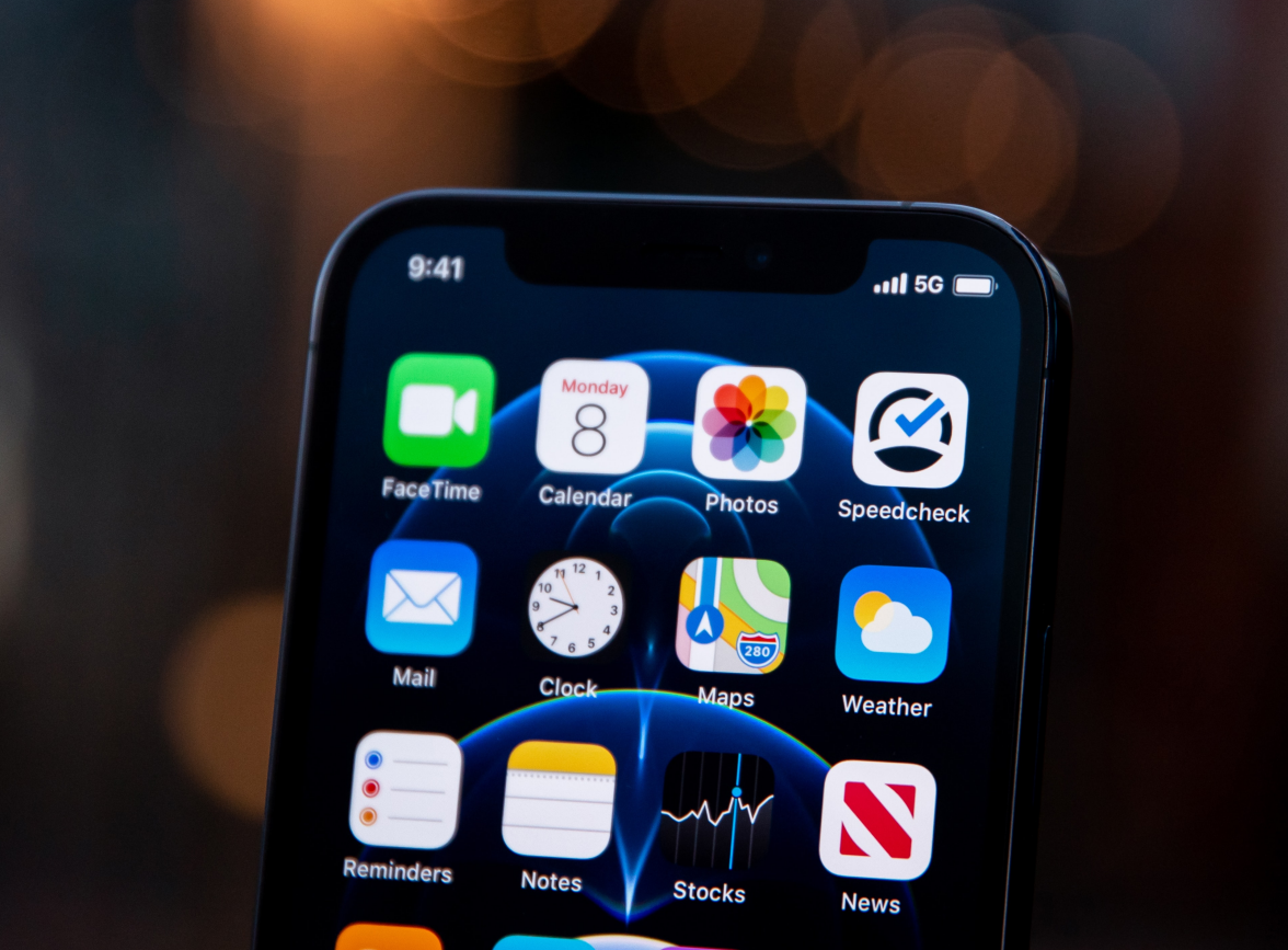 邗江苹果手机维修分享为什么 iPhone 12 在冬季会自动关机 