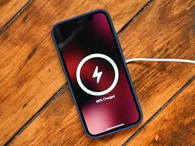 邗江苹果手机维修分享iPhone 12可以随便充电吗 